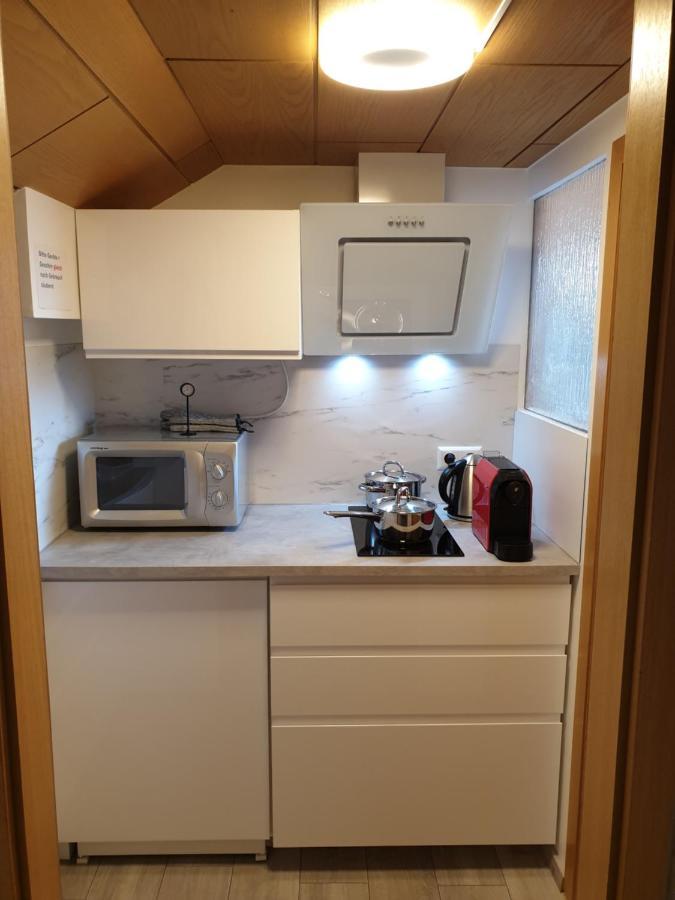 Sonnige Ruhige Dachzimmer Inkl Wifi Plus Kaffee Mit Wg Dusche Und Neuer Kueche Лёррах Экстерьер фото